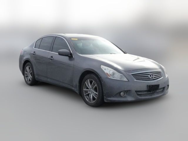 2013 INFINITI G37 X