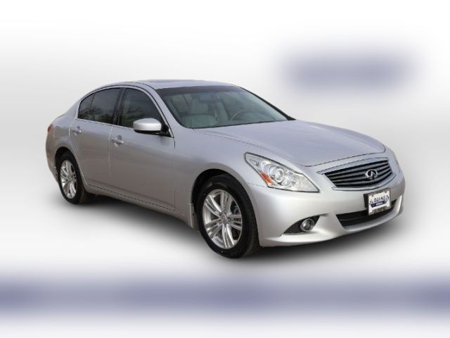 2013 INFINITI G37 X