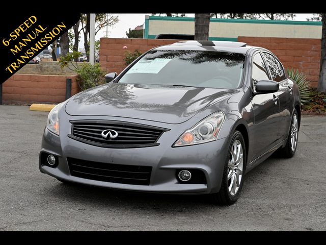 2013 INFINITI G37 Sport 6MT