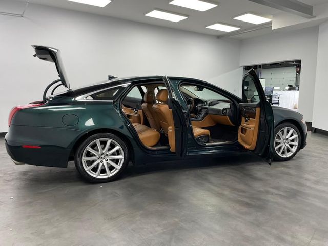 2013 Jaguar XJ Base