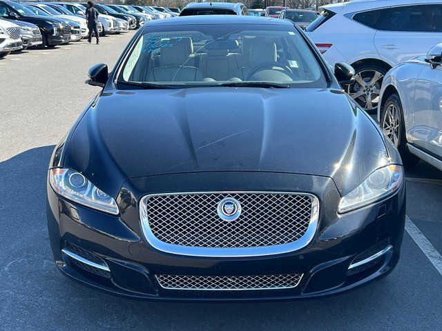 2013 Jaguar XJ Base