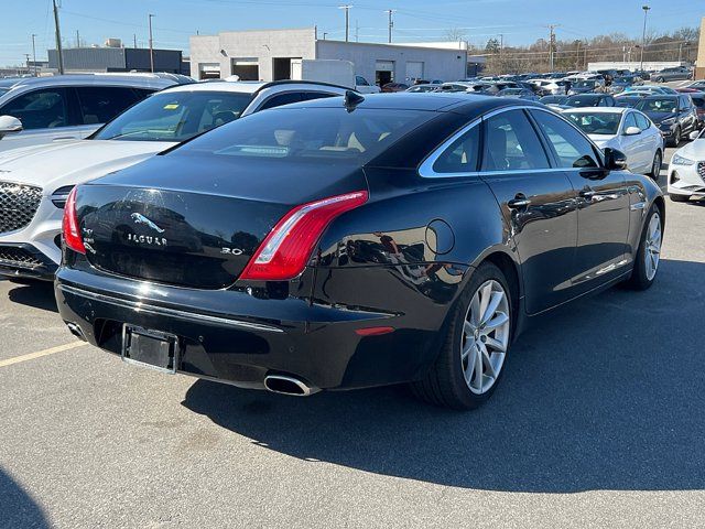 2013 Jaguar XJ Base