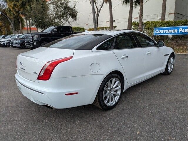 2013 Jaguar XJ Base