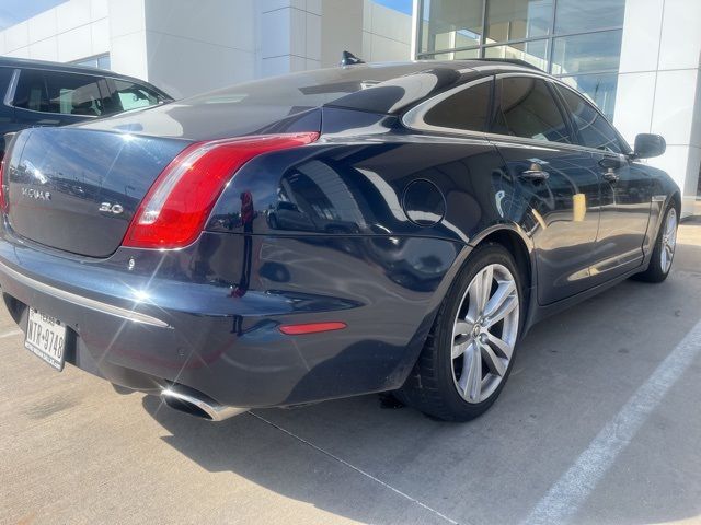 2013 Jaguar XJ Base