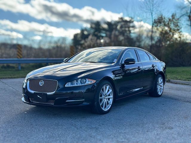 2013 Jaguar XJ Base