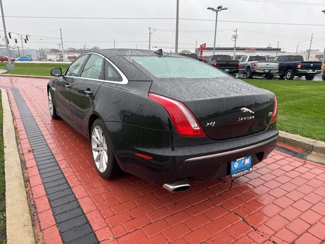 2013 Jaguar XJ Base