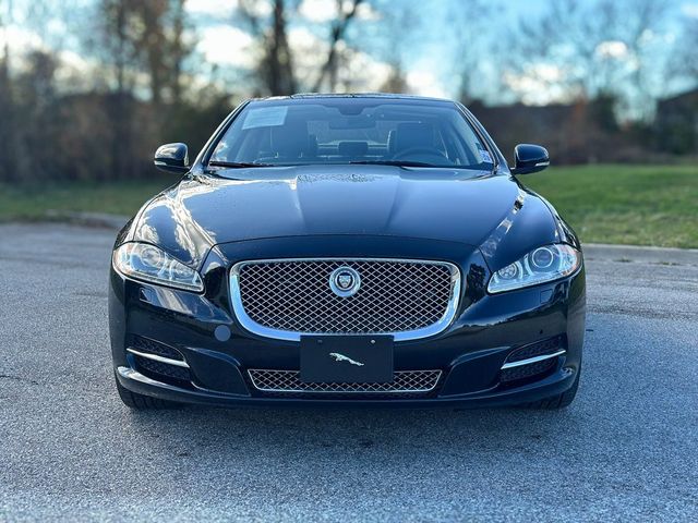 2013 Jaguar XJ Base