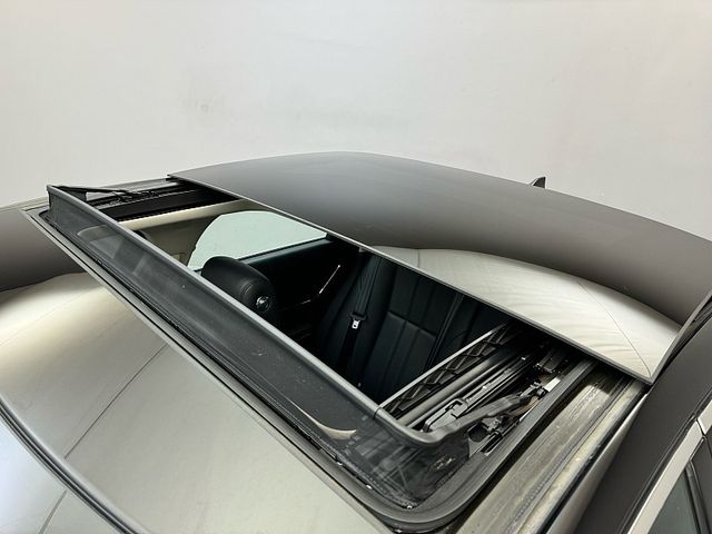 2013 Jaguar XJ Base