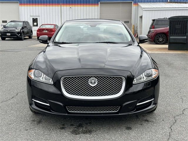 2013 Jaguar XJ Base