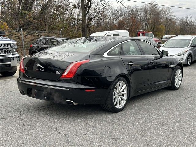 2013 Jaguar XJ Base