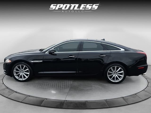 2013 Jaguar XJ Base