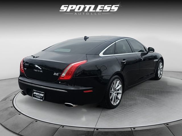 2013 Jaguar XJ Base