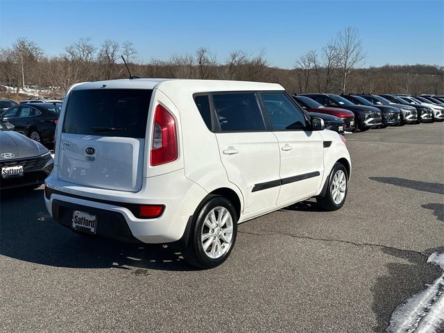 2013 Kia Soul Base