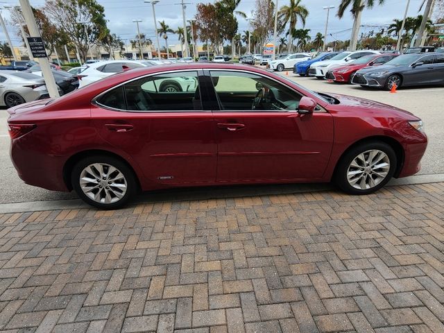 2013 Lexus ES Hybrid 300h