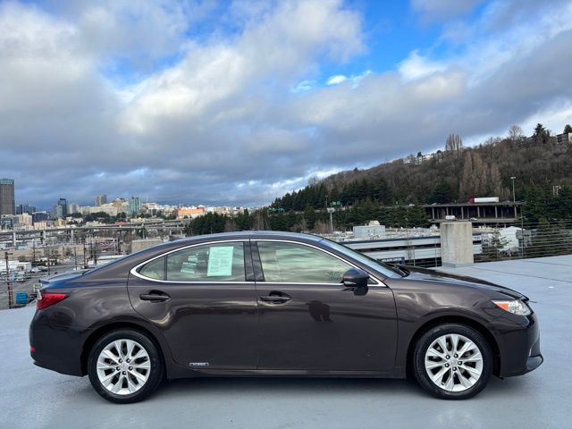 2013 Lexus ES Hybrid 300h