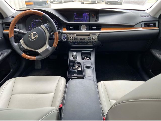 2013 Lexus ES Hybrid 300h