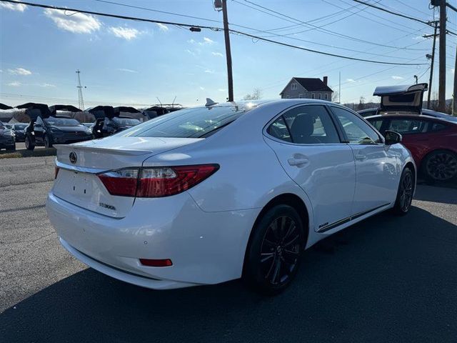 2013 Lexus ES Hybrid 300h