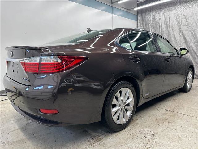 2013 Lexus ES Hybrid 300h