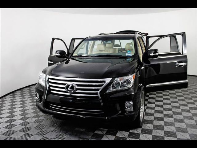 2013 Lexus LX 570