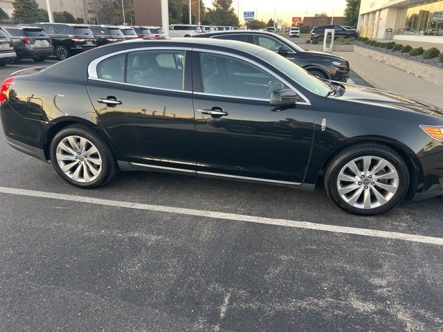 2013 Lincoln MKS Base