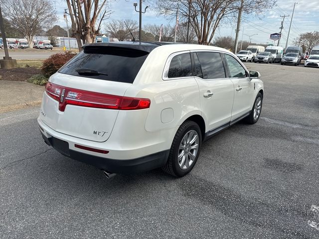 2013 Lincoln MKT Base