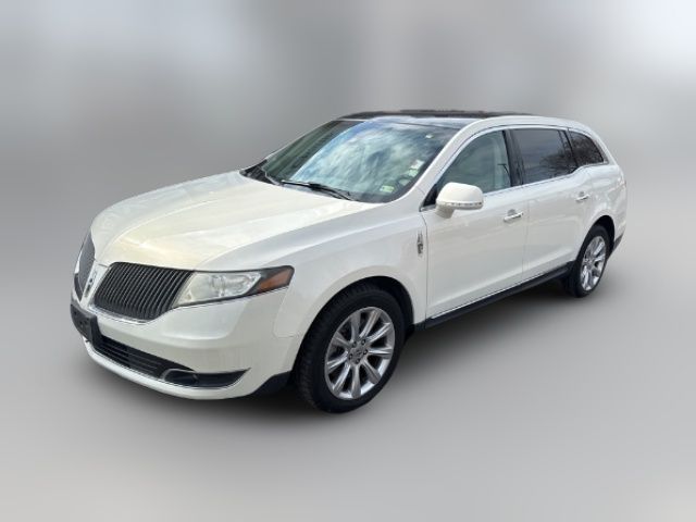 2013 Lincoln MKT Base