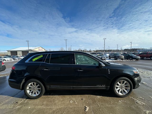 2013 Lincoln MKT Base