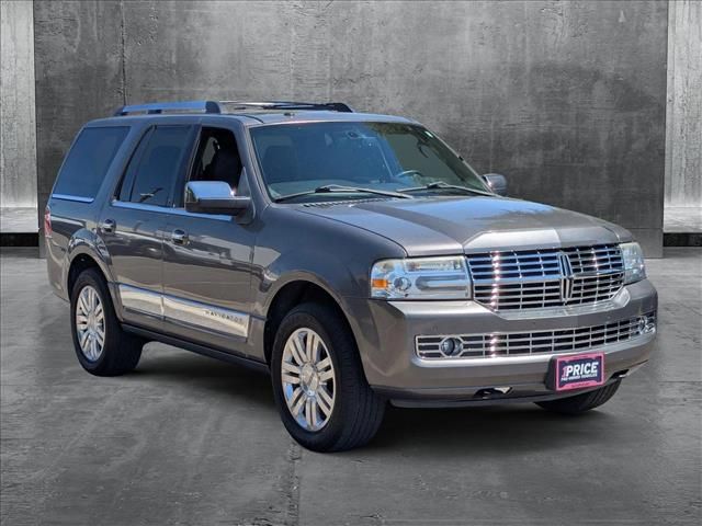 2013 Lincoln Navigator Base