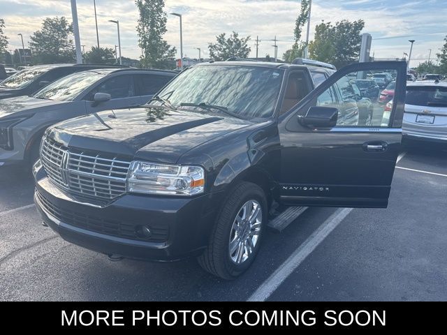 2013 Lincoln Navigator Base