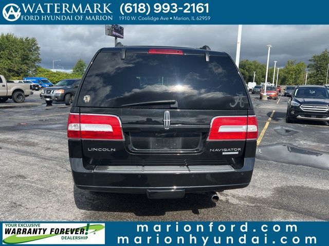 2013 Lincoln Navigator L Base