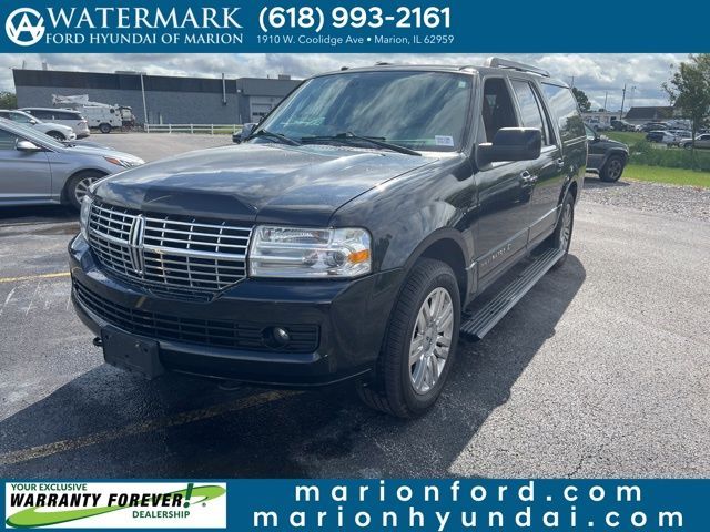 2013 Lincoln Navigator L Base