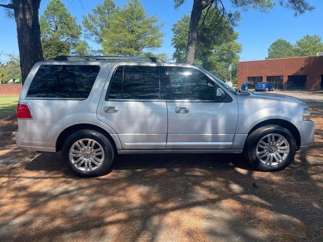 2013 Lincoln Navigator Base