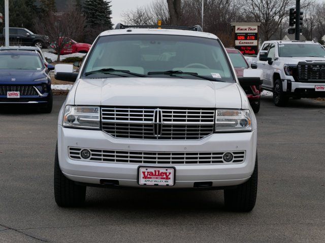 2013 Lincoln Navigator L Base