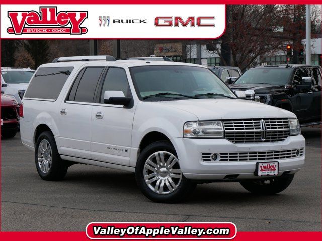 2013 Lincoln Navigator L Base