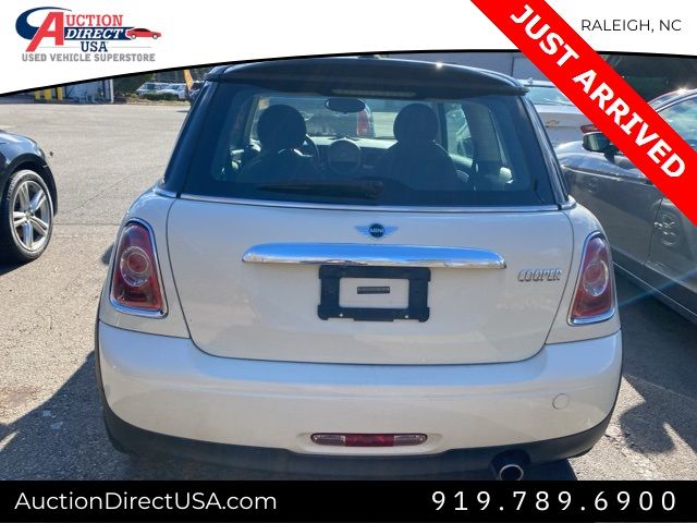 2013 MINI Cooper Hardtop Base