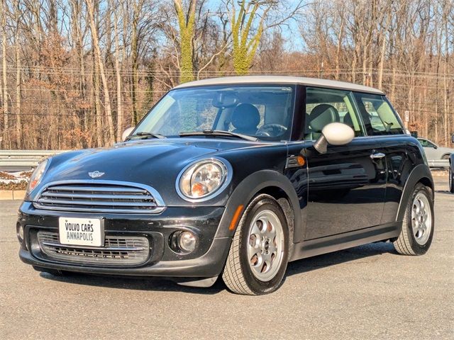 2013 MINI Cooper Hardtop Base