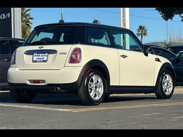 2013 MINI Cooper Hardtop Base