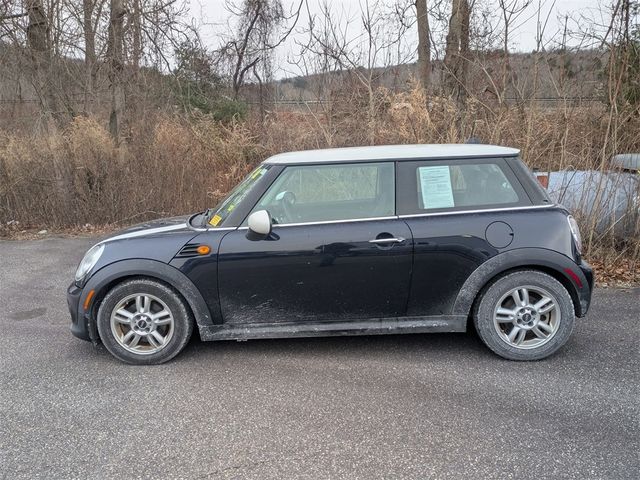 2013 MINI Cooper Hardtop Base