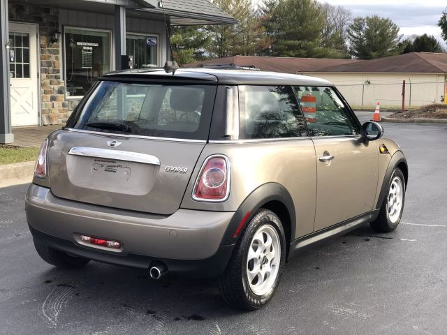 2013 MINI Cooper Hardtop Base