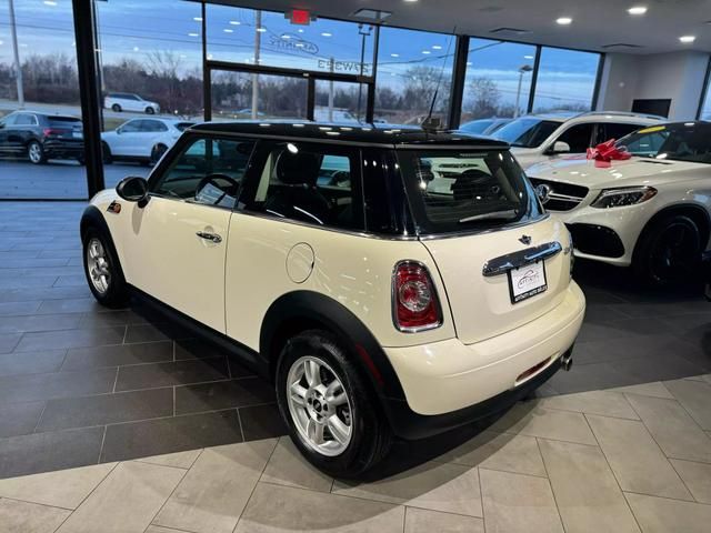 2013 MINI Cooper Hardtop Base