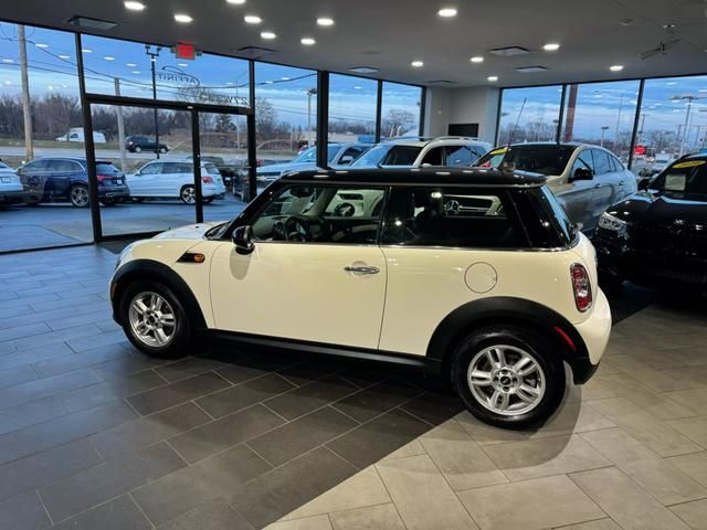 2013 MINI Cooper Hardtop Base