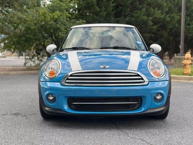 2013 MINI Cooper Hardtop Base