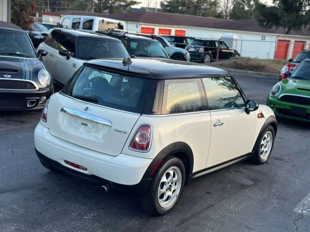 2013 MINI Cooper Hardtop Base