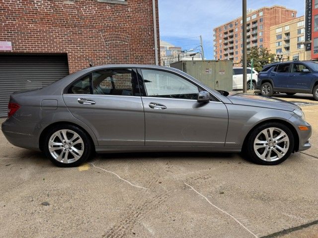 2013 Mercedes-Benz C-Class 300 Luxury