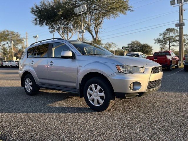 2013 Mitsubishi Outlander ES