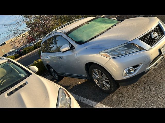 2013 Nissan Pathfinder Platinum