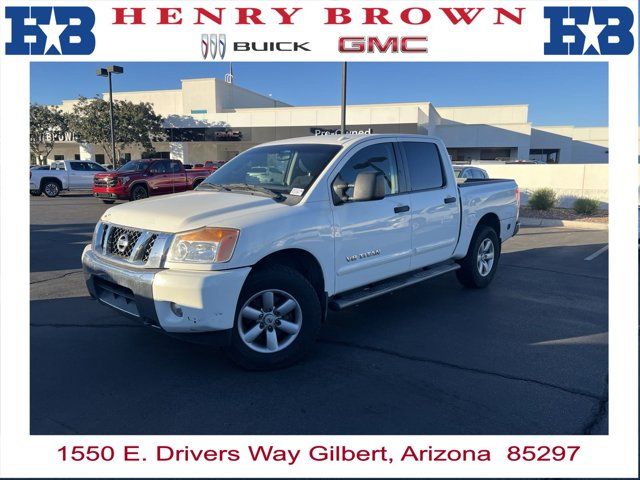 2013 Nissan Titan SV