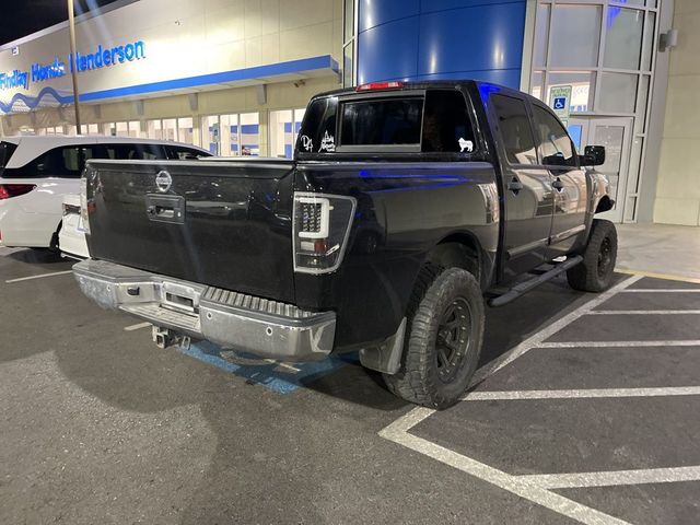 2013 Nissan Titan SV