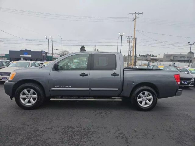 2013 Nissan Titan SV