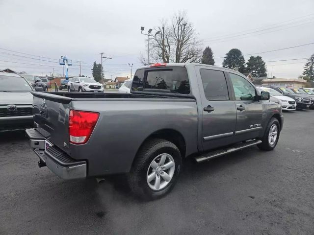2013 Nissan Titan SV
